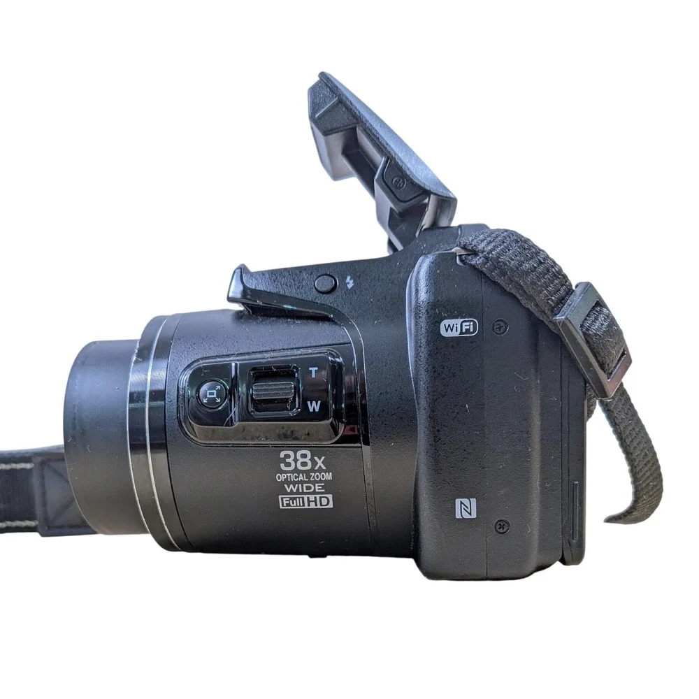 Nikon Coolpix L840 16mp Compact Camera with Pop-Up Flash